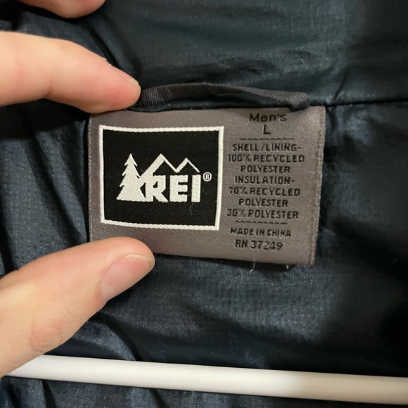 REI Mountain Hardware Ghost Shadow Insulated Vest - Picture 2 of 3